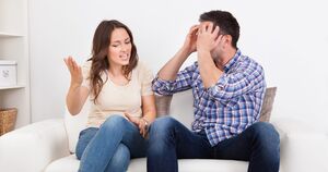 — Либо мои родители переедут к нам, либо подаем на развод! — заявил муж