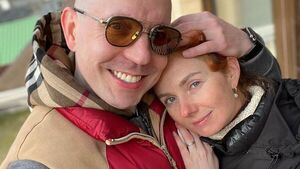 Свадьба в июне: «татушка» Лена Катина впервые вышла в свет с женихом