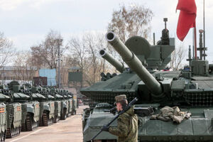 Уралвагонзавод передал Вооружённым силам РФ эшелон новейших танков Т-90М