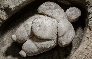 Каменная баба эпохи неолита: турецкие археологи нашли неповреждённую древнюю статуэтку