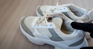 Самый простой и эффективный способ отмыть белую обувь, минимум действий и затрат