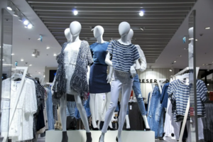 Ушедшие из России fashion-бренды задолжали покупателям десятки миллионов рублей