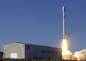 SpaceX выведет на орбиту 10 спутников в середине декабря