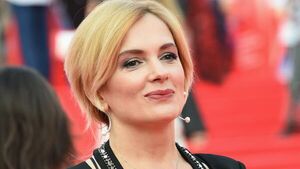 Глубокое декольте и голые плечи: Порошина блеснула красотой рядом с Бойко
