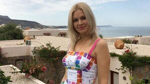 На дачу в чулках! Вечно молодая Натали лишила фанатов дара речи
