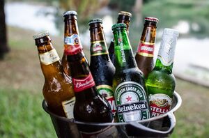 Производители пива вынуждены экономить на этикетках для бутылок