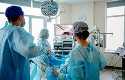 Российские хирурги впервые провели уникальную лапароскопическую операцию ребенку