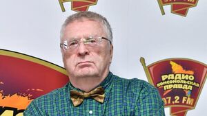 Покормить-побрить-полечить: что входило в обязанности помощников Жириновского