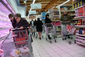 Шоппинг в холоде и полумраке. Супермаркеты Франции договорились сокращать потребление электроэнергии