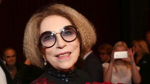 Отдельная палата, круглосуточное наблюдение: что известно о состоянии Инны Чуриковой после падения
