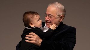 Трогательная встреча: кадры Петросяна с маленьким сыном довели фанатов до слез