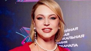 «Танцую пьяный на столе»: няня подвергла мужа Довлатовой критике