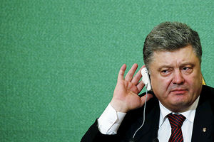 Укр. СМИ: Почуяв опалу Порошенко, украинские политики потянулись в США на «кастинг»