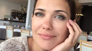 Голая спина и отсутствие белья: Екатерина Климова поразила фанатов невероятно тонкой талией