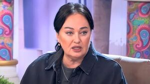 В СМИ обсуждают увольнение Ларисы Гузеевой
