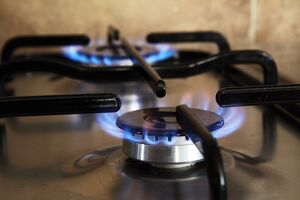 Отмываем газовую плиту и ее решетки правильно и быстро