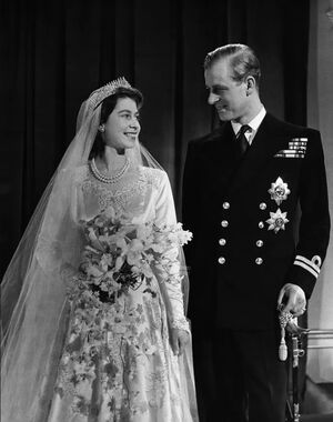 По-королевски: как выглядели Елизавета II, ее дети и внуки в день своей свадьбы