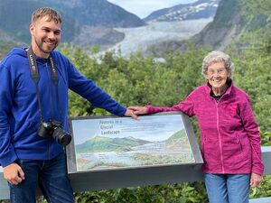 Внук берет свою 91-летнюю бабушку в эпическое приключение, чтобы посетить все 63 национальных парка