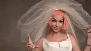 Волочкова показала фигуру в откровенном свадебном платье после слухов о беременности