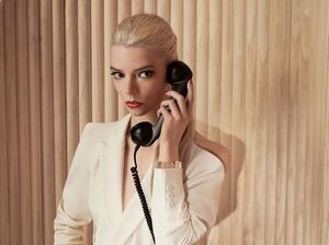 Аня Тейлор-Джой снялась в рекламе швейцарских часов
