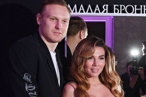 Певица Анна Седокова прокомментировала развод с мужем