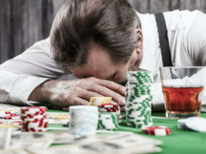 Почему одиночество толкает людей к азартным играм