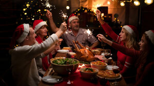 Как пережить праздники в кругу семьи, если ваши родственники токсичны: 7 советов