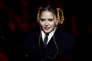 Хирург раскрыл причины радикального изменения лица Мадонны на «Грэмми»