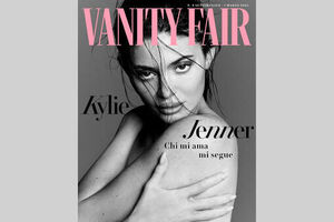 Кайли Дженнер снялась топлес для обложки Vanity Fair