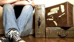 Почему у русских принято «присесть на дорожку», и как к этой традиции относятся христиане