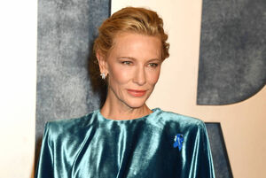 Журналисты раскрыли значение голубого банта на нарядах звезд на Оскаре