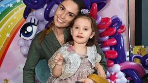 Растрогала всех! Агата Муцениеце похвасталась подарком от дочери