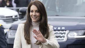 Повезло с мамой: опубликован новый портрет Кейт Миддлтон с детьми