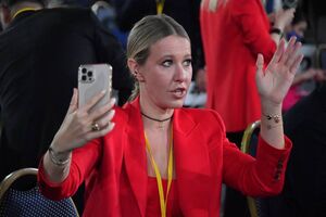 Собчак назвала придурками критиков ее вопроса о Кардашьян