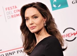 Анжелина Джоли запускает бренд одежды и ювелирных украшений