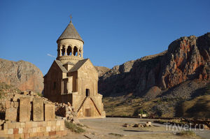 Армения. Монастырь Нораванк, дороги, караван-сарай