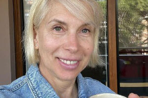 60-летняя Алена Свиридова показала лицо без макияжа