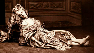 Самые красивые ноги XIX века: Как графиня ди Кастильоне фотографировала то, что все дамы скрывали