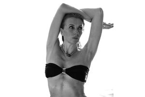 54-летняя Светлана Бондарчук поделилась фото в бикини
