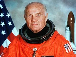 Умерший американский астронавт Джон Гленн первым сообщил, что видел в космосе НЛО