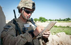 Почему американские солдаты носят темные очки даже в бою