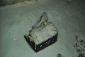 Жуткая находка в снегу, которая спасает ещё одну жизнь
