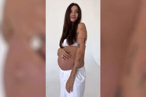 Жена футболиста Смолова объявила о беременности