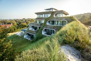 Сон в дюнах: скрытый за растительностью отель среди роскошной природы Нидерландов