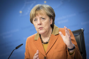 Меркель «невинна»: мигрантов-насильников в Германии координировал «лично Путин».
