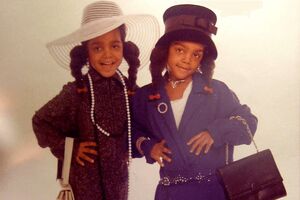 В детстве над сестрами-близняшками смеялись, а когда они выросли, то стали успешными моделями