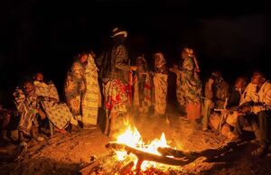 Самые дикие племена Анголы: Почему женщины обмазывают волосы навозом,девочки носят глиняные ошейники