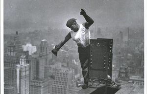 Уникальные ретро-фотографии строителей, работающих на огромной высоте без страховки