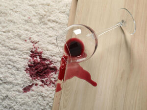 Как удалить красное вино с ковра