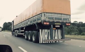 Выпендреж или необходимость: для чего бразильские водители грузовиков задирают заднюю часть машины